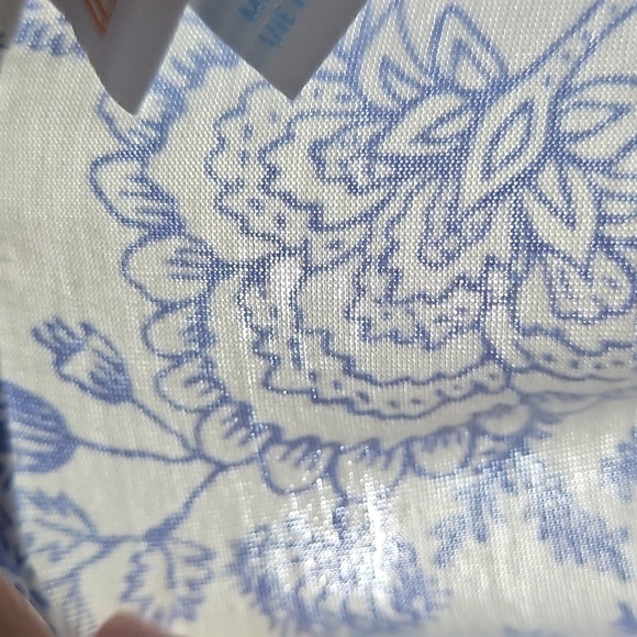 LuLaRoe Blue and White Print Valentina Button-Down Top NWOT - Picture 7 of 12
